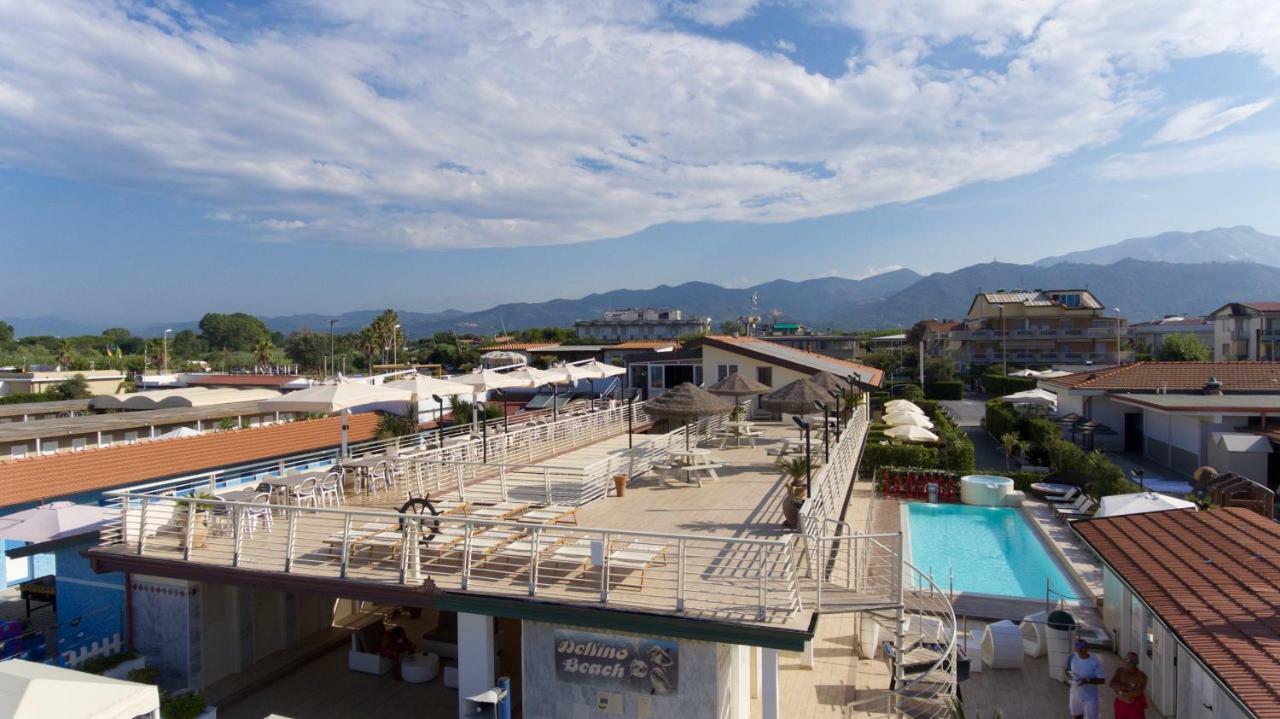 Hotel Delfino Marina Di Carrara Buitenkant foto